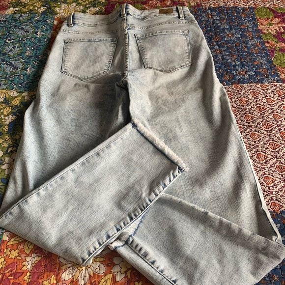 Jordache Jeans - Picture 5 of 5